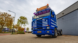 20251019-Tom-Holding-00104